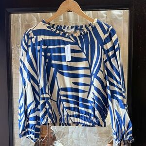 🆕 Stylish Blue and Cream Long Sleeve Top 🆕